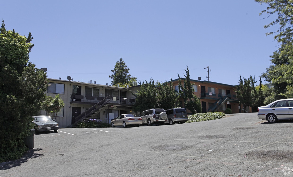 Building Photo - Valle Vista Six-Plex
