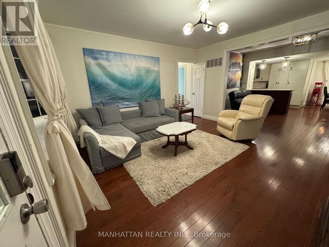 Building Photo - 10 Victor Dr