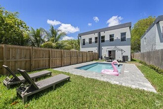 Building Photo - 5125 NW 5th Ave