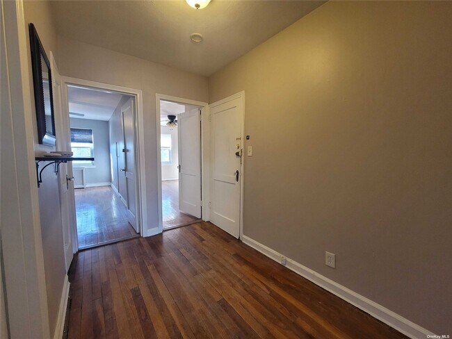 Foto del edificio - 47-38 215th St