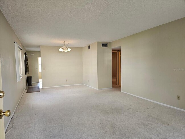 Foto del edificio - 2459 Franciscan Dr