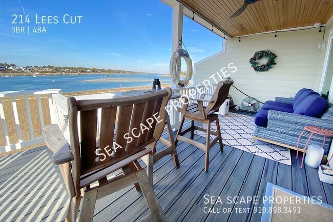 Building Photo - LUXURY Waterfront Townhome located on the ...