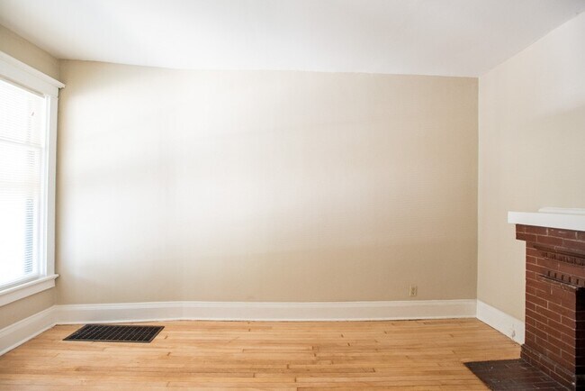 Foto del edificio - 2724-2726 N Murray Duplex