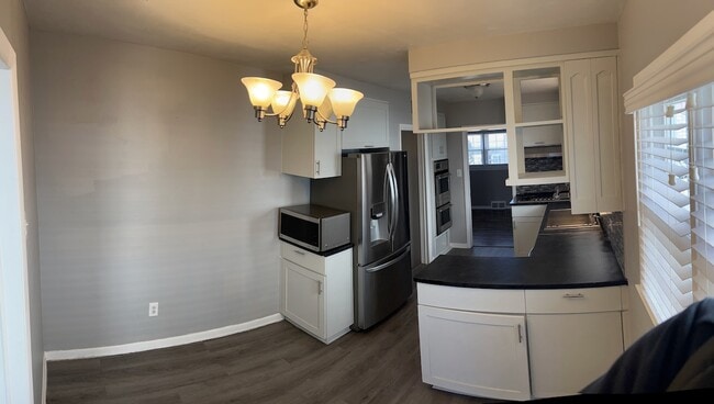 kitchen - 1841 N Elizabeth St