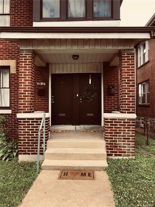 Primary Photo - 6076 Arsenal St
