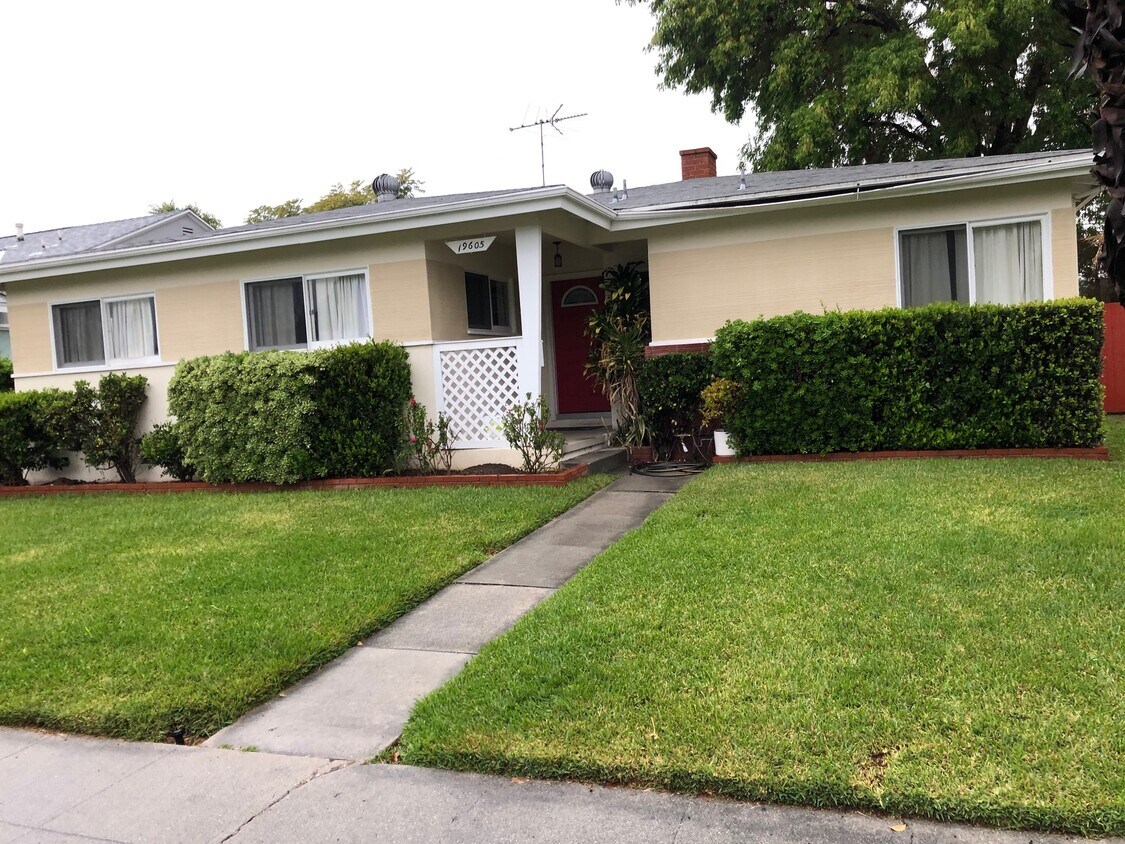 19605 Victory Blvd, Los Angeles, CA 91335 House Rental in Los Angeles