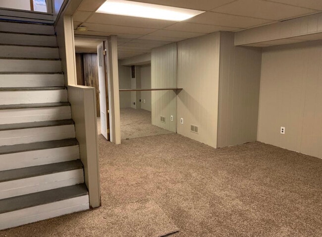 Building Photo - 2215 Graythorn Rd