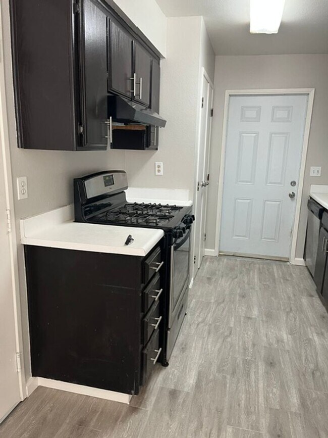 Foto del edificio - 3007 Brookside Dr