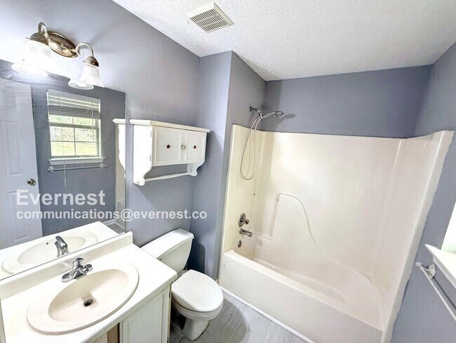 Foto del edificio - 6927 Brittany Ln