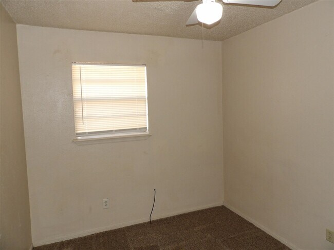 Foto del edificio - 6454 NW Columbia Ave