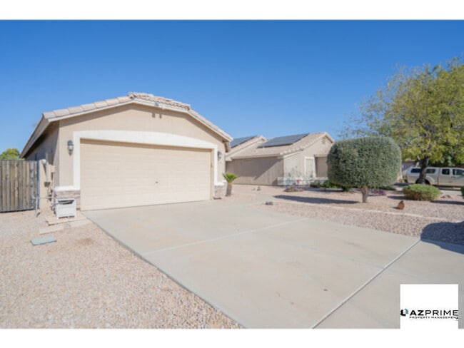 Building Photo - Gorgeous San Tan Valley 4/2 House with Vaulted Ceilings &amp; Spacious Backyard!