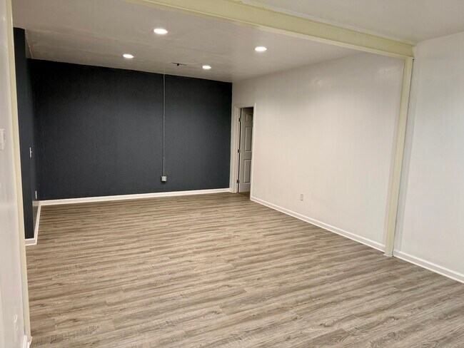 Sala de estar - 1300 W Main St