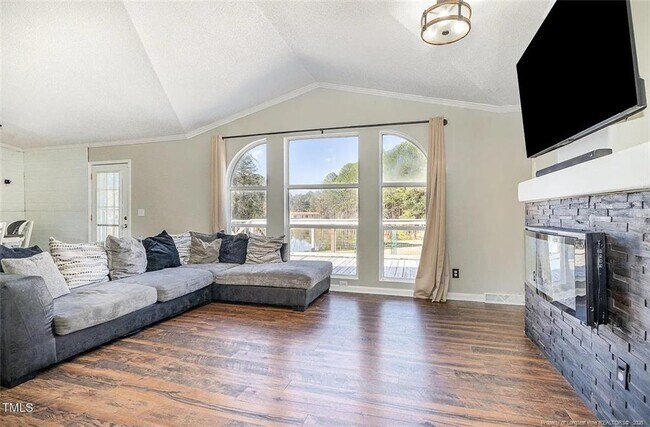 Building Photo - 18 5 Ponds Dr