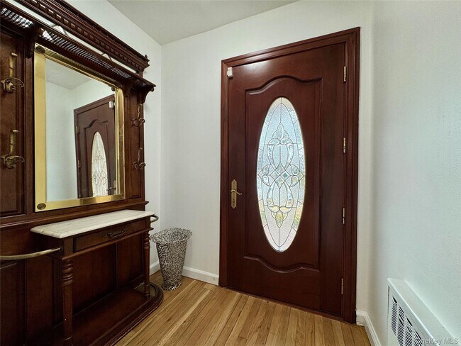 Foto del edificio - 23 Center Dr