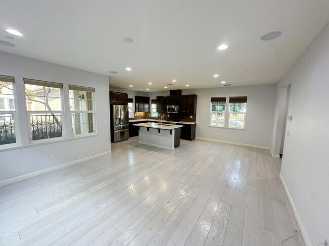 Foto del edificio - Beautiful 3BD Home in Hayward – Over 2,200 Sq Ft of Comfortable Living