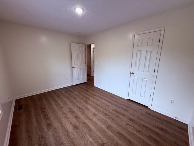Foto del edificio - 340 Wakeman Ct NE