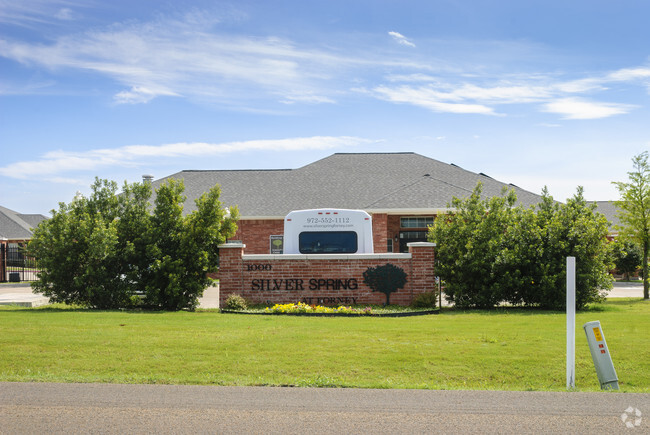 Building Photo - Silver Spring Forney