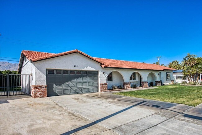 Foto del edificio - 2241 N San Gorgonio Rd