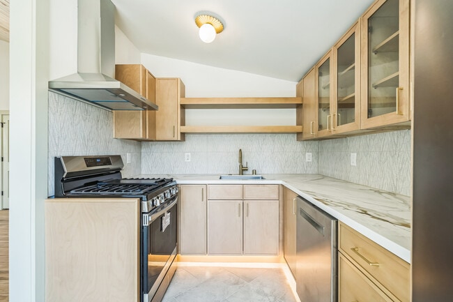Building Photo - 937 Las Juntas St