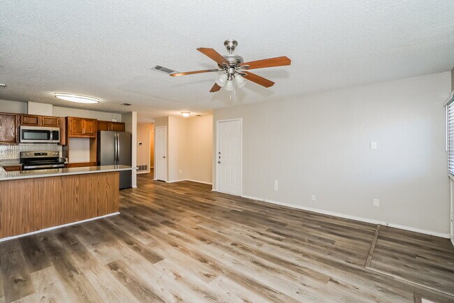 Foto del edificio - 4813 Cable Dr