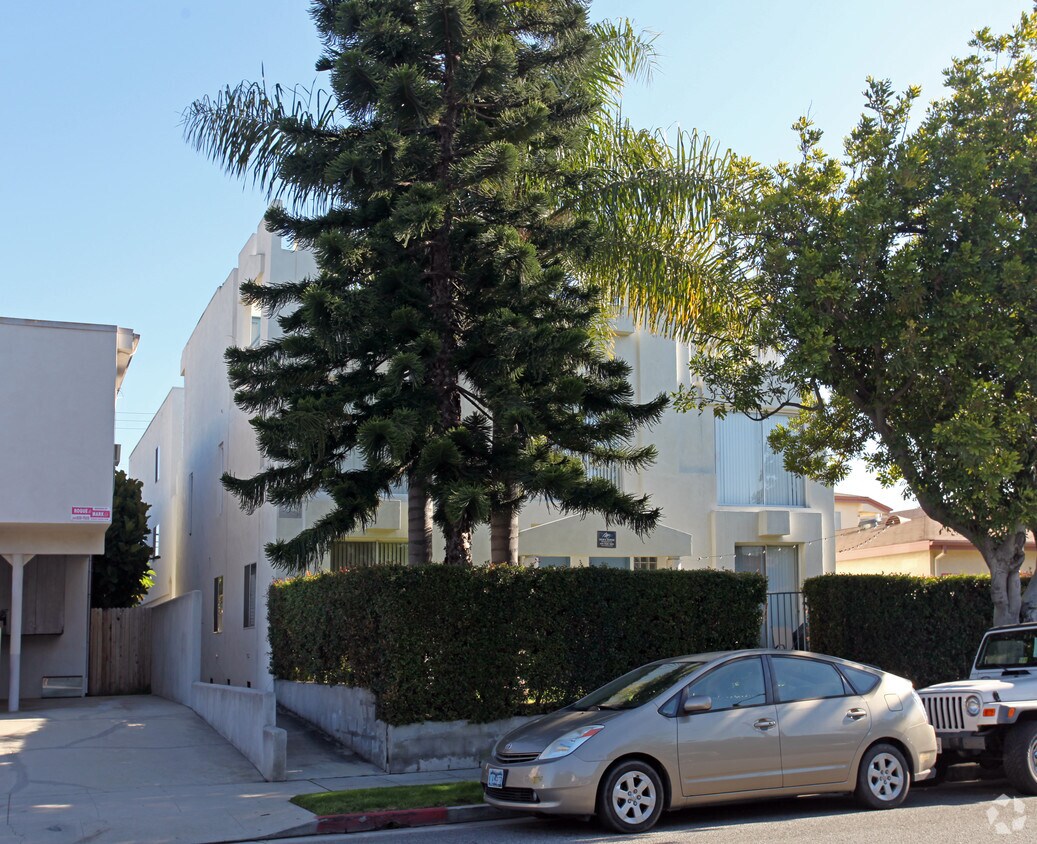 Foto del edificio - 1443 Princeton St