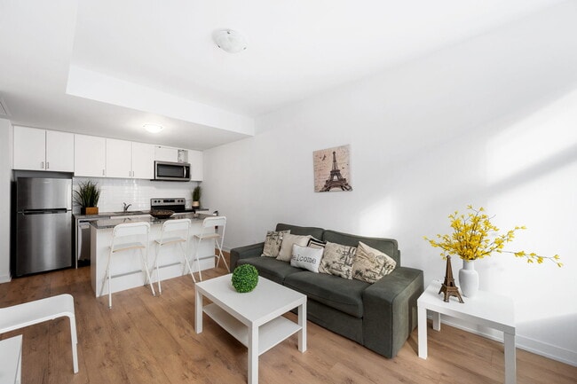 Photo du bâtiment - 1740 Simcoe St N