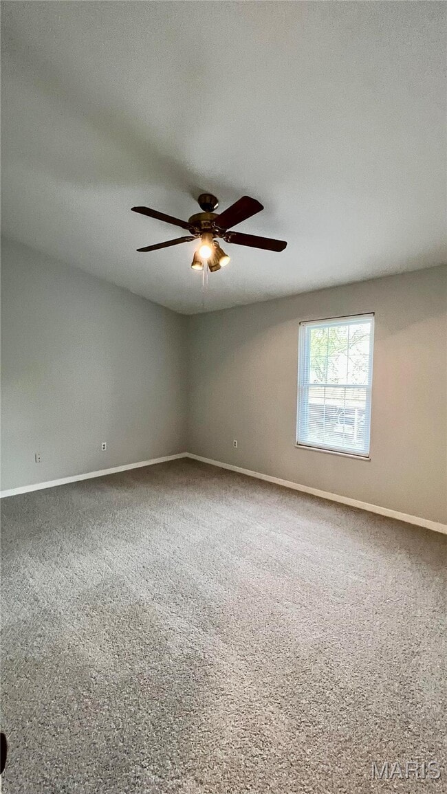 Building Photo - 717 Ridgeside Dr