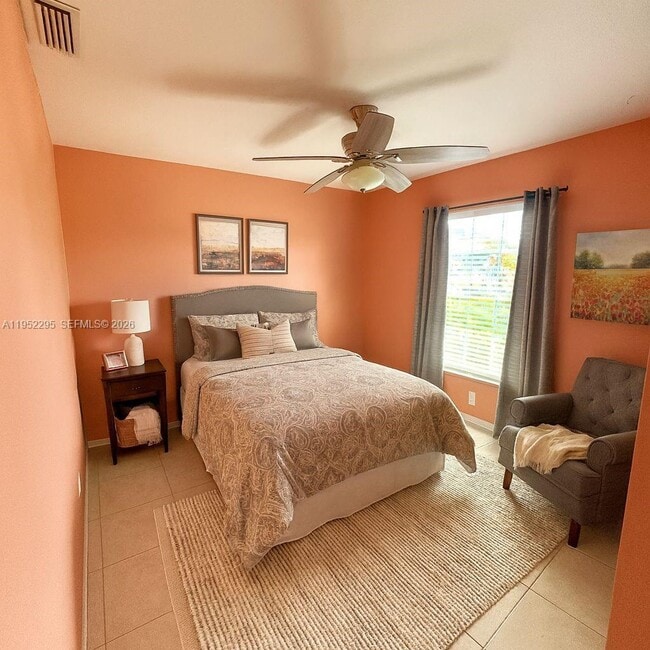 Foto del edificio - 118 NE 9th Ct