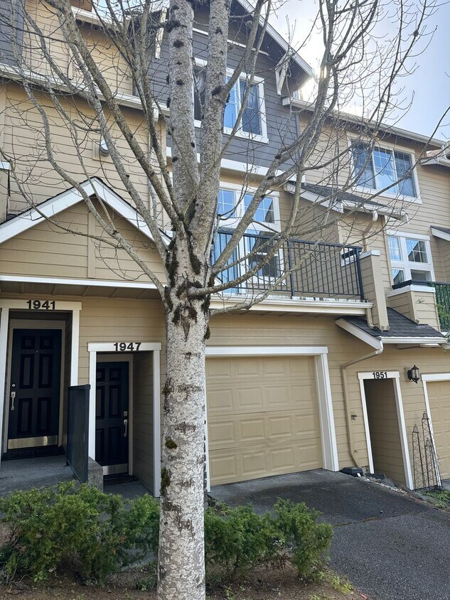 Foto principal - Beautiful 2 bedroom Townhouse in Issaquah Highland - Move in Ready