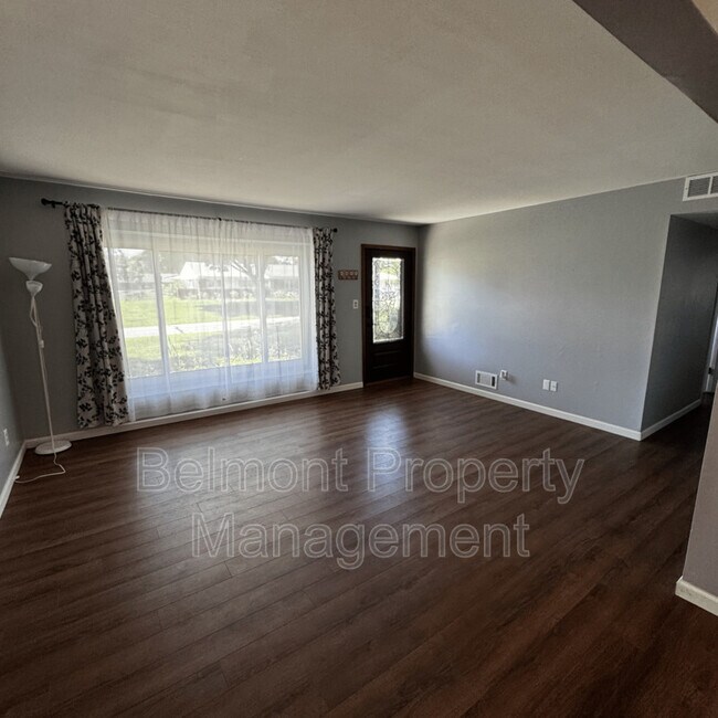 Foto del edificio - 23960 Willowbrook Dr