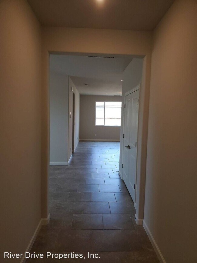 Foto del edificio - 3 br, 2 bath House - 3342 Junipero Ave