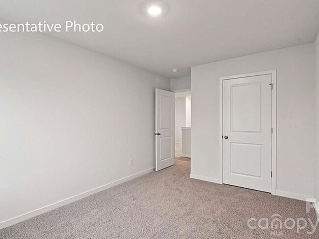 Foto del edificio - 676 13th Ave Dr NE