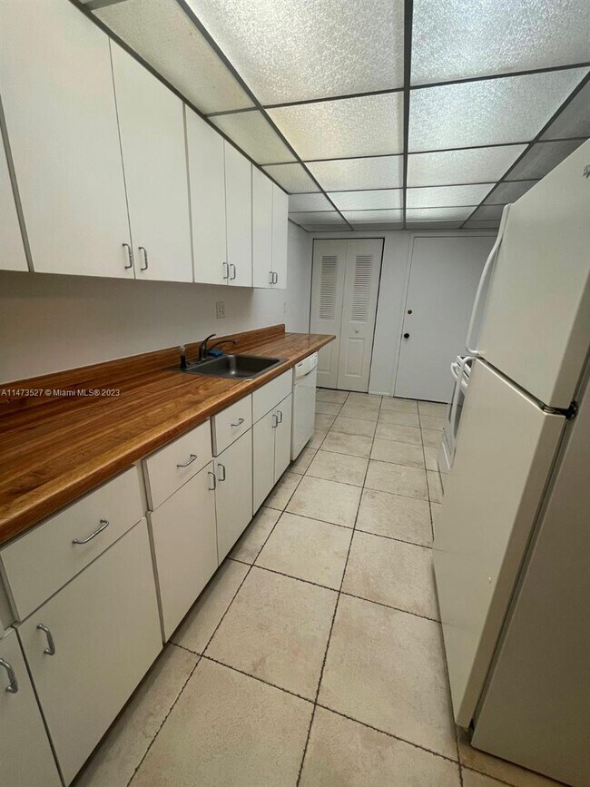 Building Photo - 7725 SW 86th St