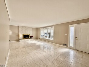 Building Photo - 1450 Deer Path