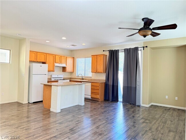 Foto del edificio - 5340 Floating Flower Ave