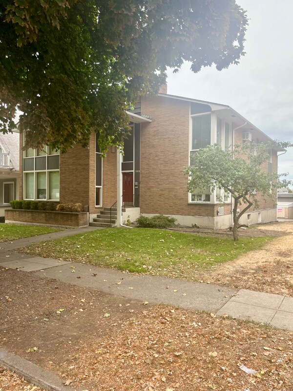 Foto del edificio - 1418 W Tenth Ave