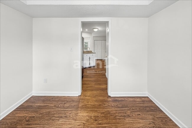 Building Photo - 210 Kilmer Ln