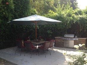 Building Photo - 1348 San Ysidro Dr
