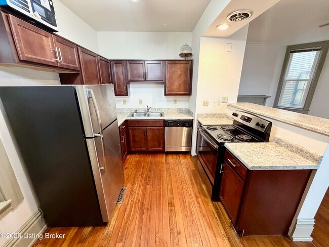 Foto del edificio - 1210 E Broadway