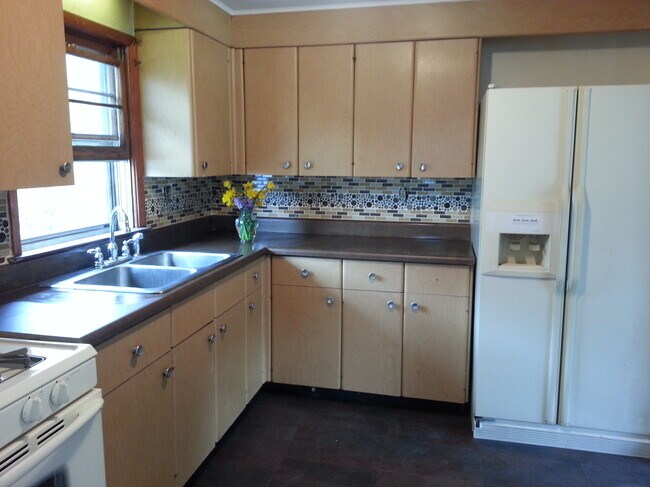 Foto del edificio - 36 Cherry Ave