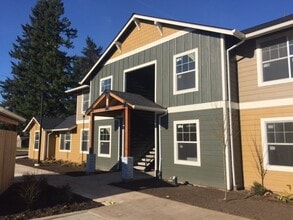 Building Photo - 690 SE 5th Ave