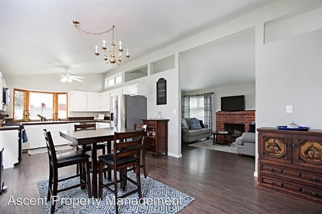 Foto del edificio - 3 br, 2 bath House - 4297 Mt. Herbert Ave