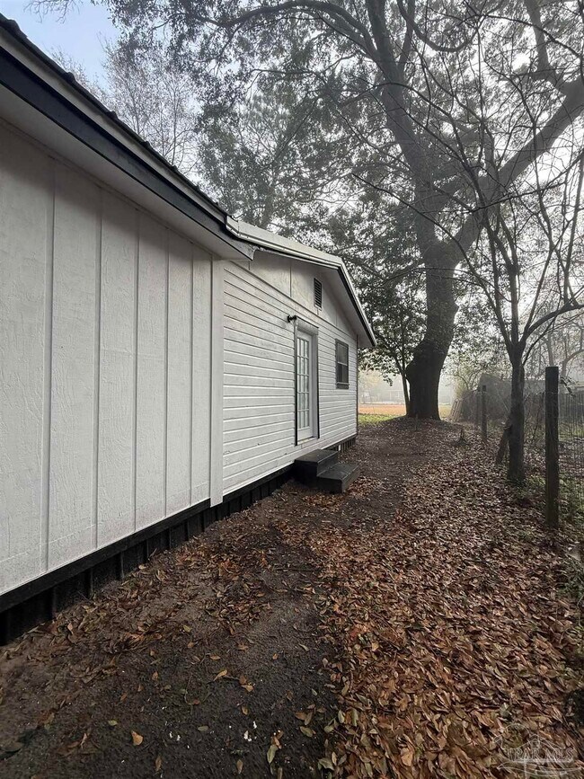 Foto del edificio - 8024 Hayworth Ave