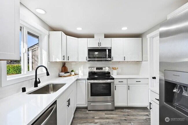 Building Photo - 8719 121st St SW