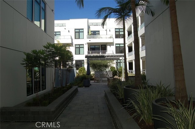 Building Photo - 399 E Del Mar Blvd