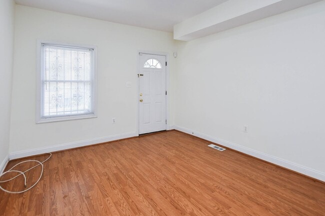 Building Photo - 1651 Gales St NE