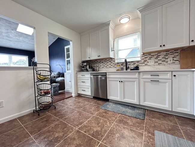 Photo - 3-bedroom Gem in the heart of Virginia Beach! "ASK ABOUT OUR ZERO DEPOSIT" House