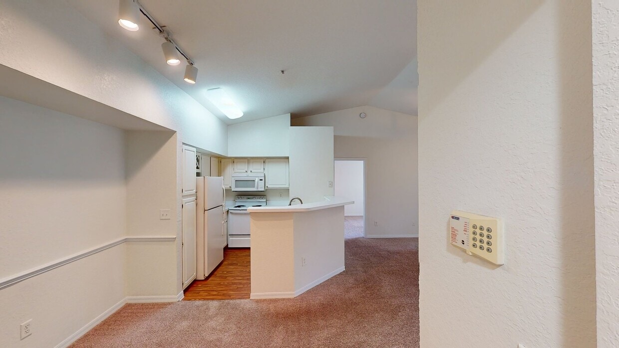 Photo - Ashton at Waterford Lakes Apartments