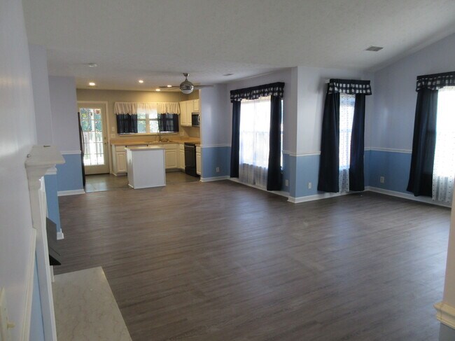 Building Photo - 1748 Stone Hollow Ct