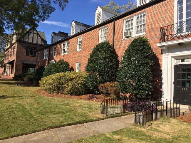 Building entrance - 2820 Fairway Dr